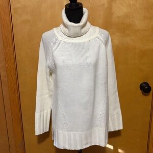 Women's White Sweater #210